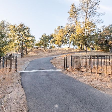 Rolling Oaks Ranch - 200 Acres Of Lakeside Beauty & Countryside Serenity Μαριπόζα Εξωτερικό φωτογραφία